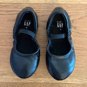 Baby Gap black ballet flats Sz 8 toddler
